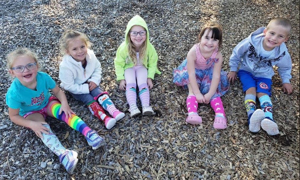 Ms. Pfeiffer's class sitting outside